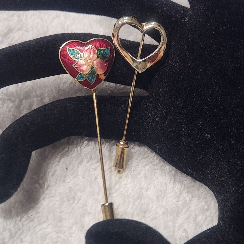 Vintage Heart Stick Pin Set Cloisonne Enamel Floral Gold Tone Lapel Pins 2pc - Picture 3 of 10